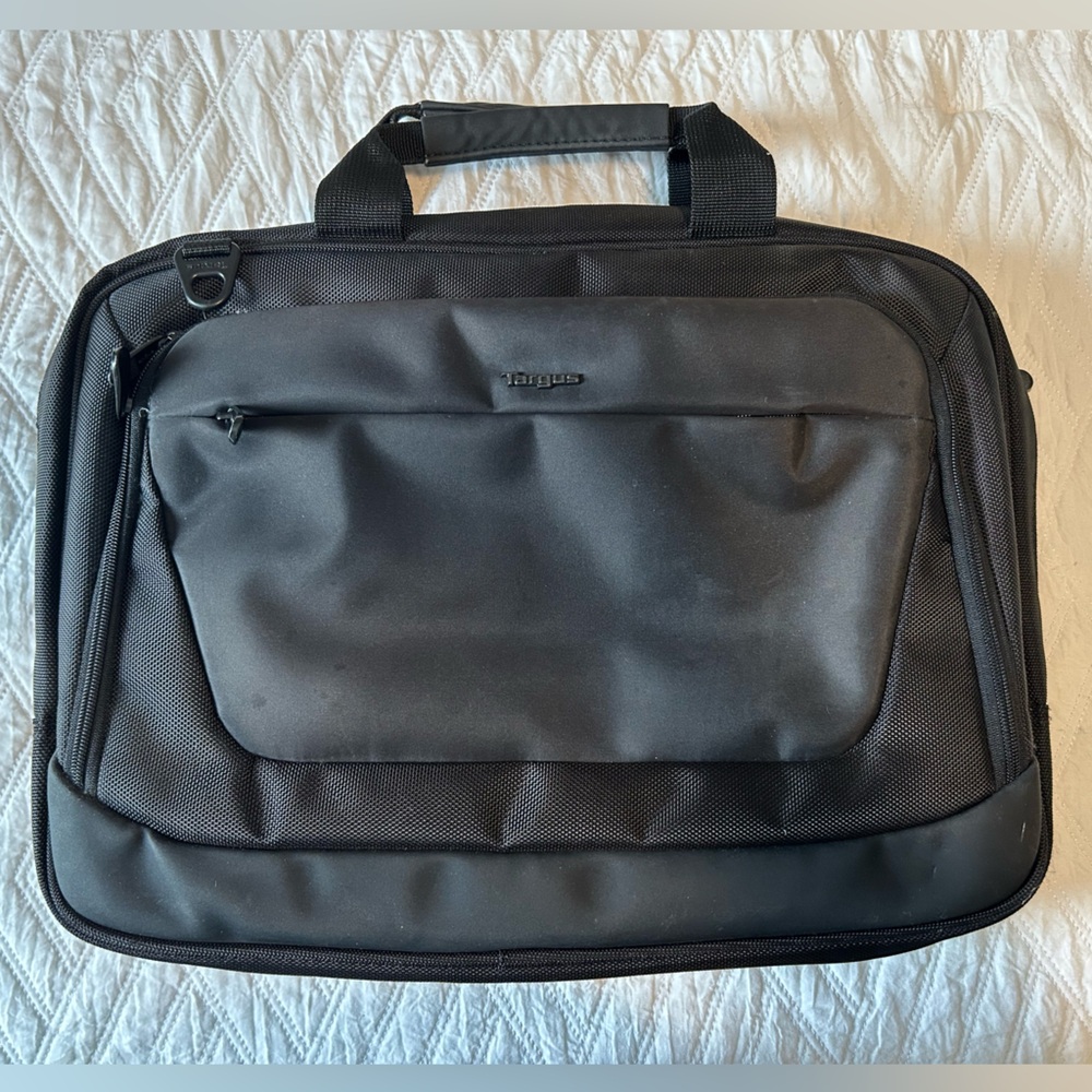 Targus laptop bag 17 inch black